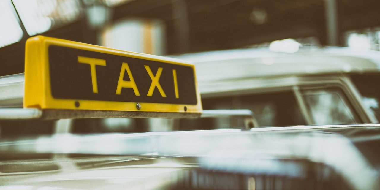 Datenleck bei Taxi-Softwareanbieter: Persönliche Informationen von 300.000 Fahrgästen offengelegt